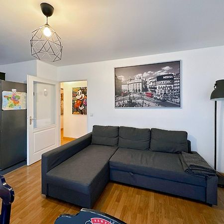 Les Paves De Prague - Appartement Pour 4 A 10 Minutes De Disneyland Paris Монтеврен Экстерьер фото
