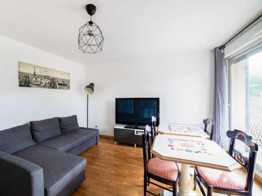 Les Paves De Prague - Appartement Pour 4 A 10 Minutes De Disneyland Paris Монтеврен Экстерьер фото