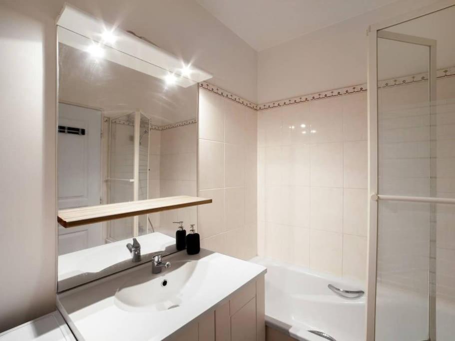 Les Paves De Prague - Appartement Pour 4 A 10 Minutes De Disneyland Paris Монтеврен Экстерьер фото