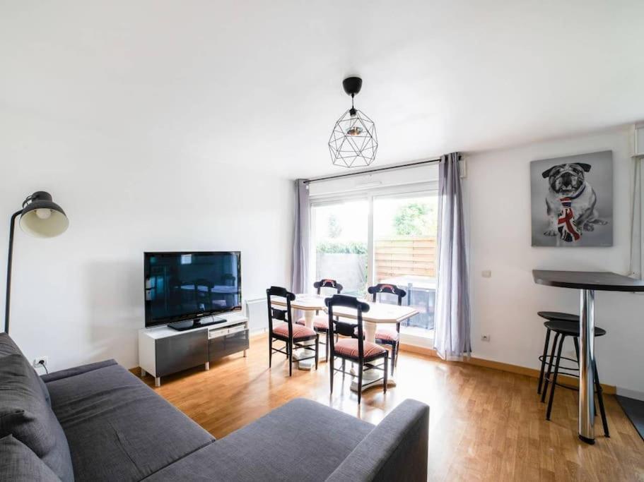 Les Paves De Prague - Appartement Pour 4 A 10 Minutes De Disneyland Paris Монтеврен Экстерьер фото
